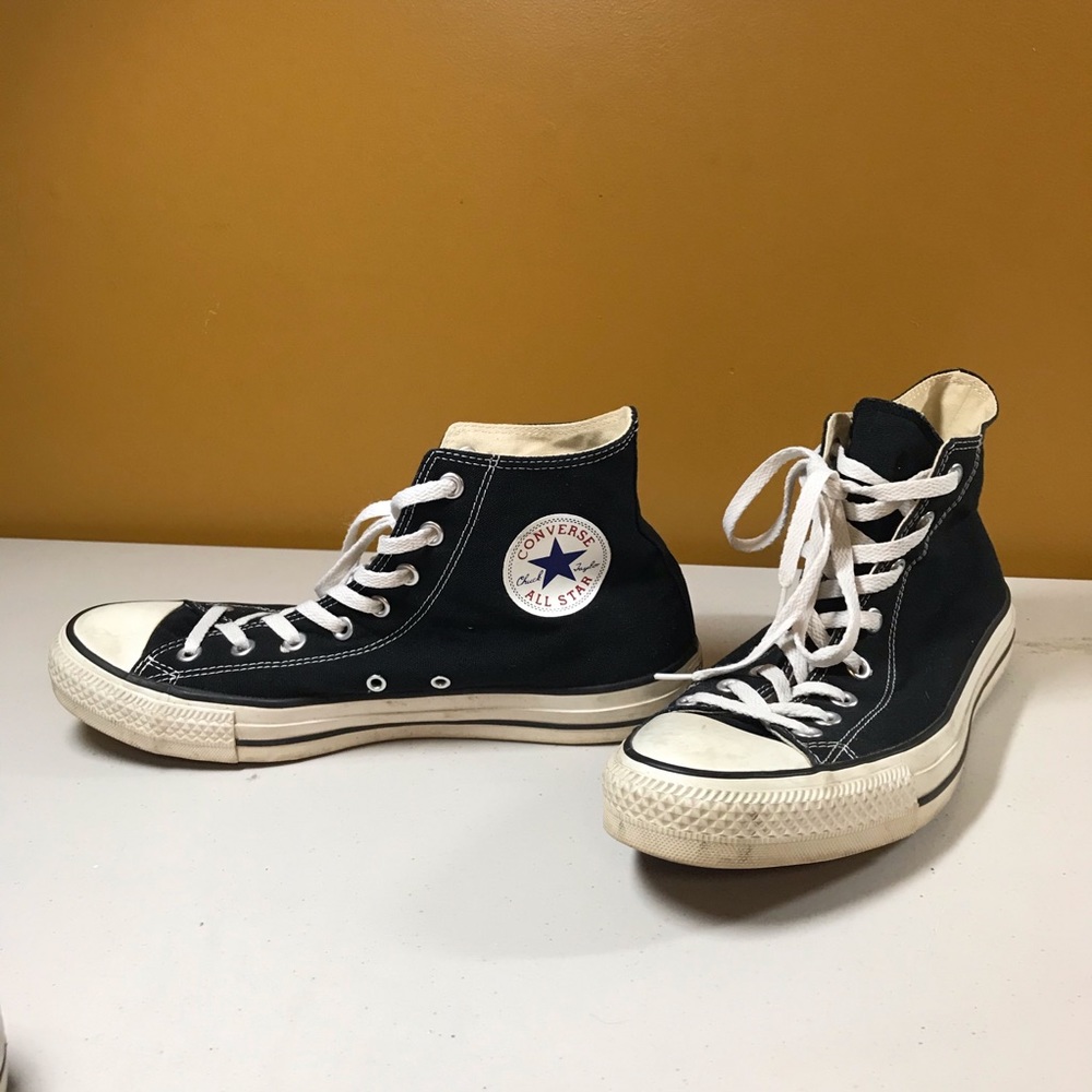 Classic black Converse men’s